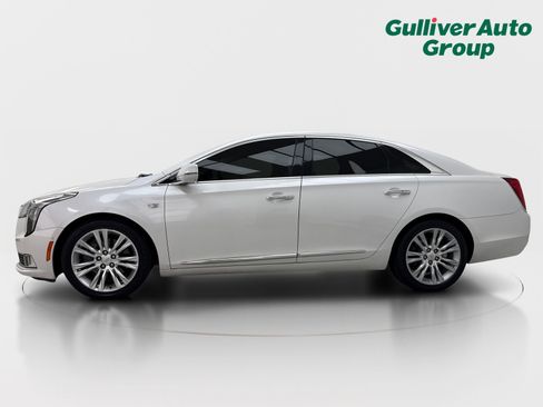 Used 2018 Cadillac XTS Luxury FWD image 3