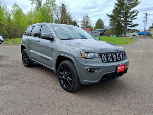 Used 2021 Jeep Grand Cherokee Altitude AWD/4WD image 8
