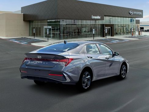 New 2026 Hyundai Elantra Sport image 7