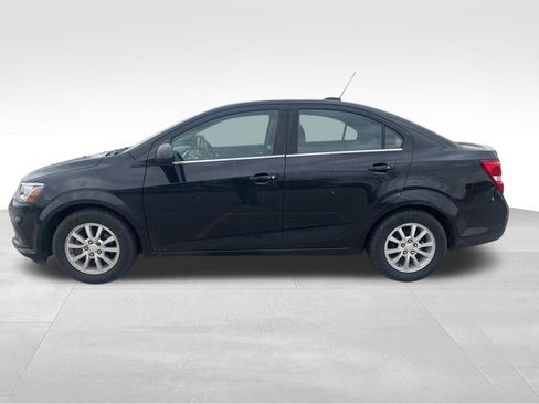 Used 2017 Chevrolet Sonic LT w/ Convenience Package FWD image 4