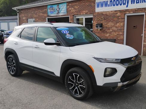Used 2022 Chevrolet TrailBlazer ACTIV w/ Convenience Package image 3