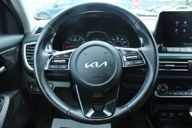 Used 2022 Kia Seltos S FWD image 23