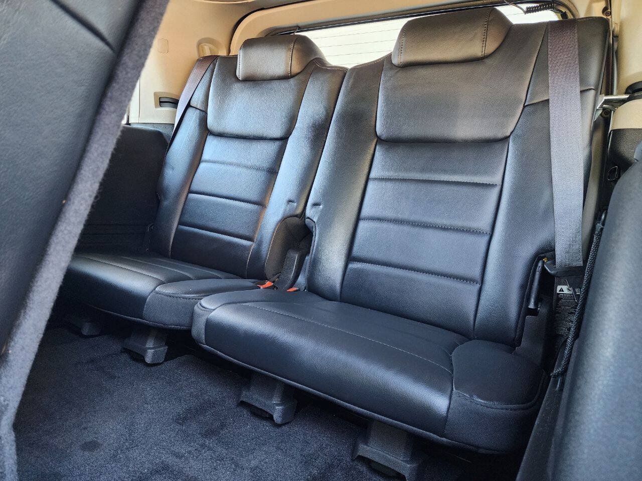 Used 2010 Jeep Commander Sport w/ Sun/Sound Group RWD image 21
