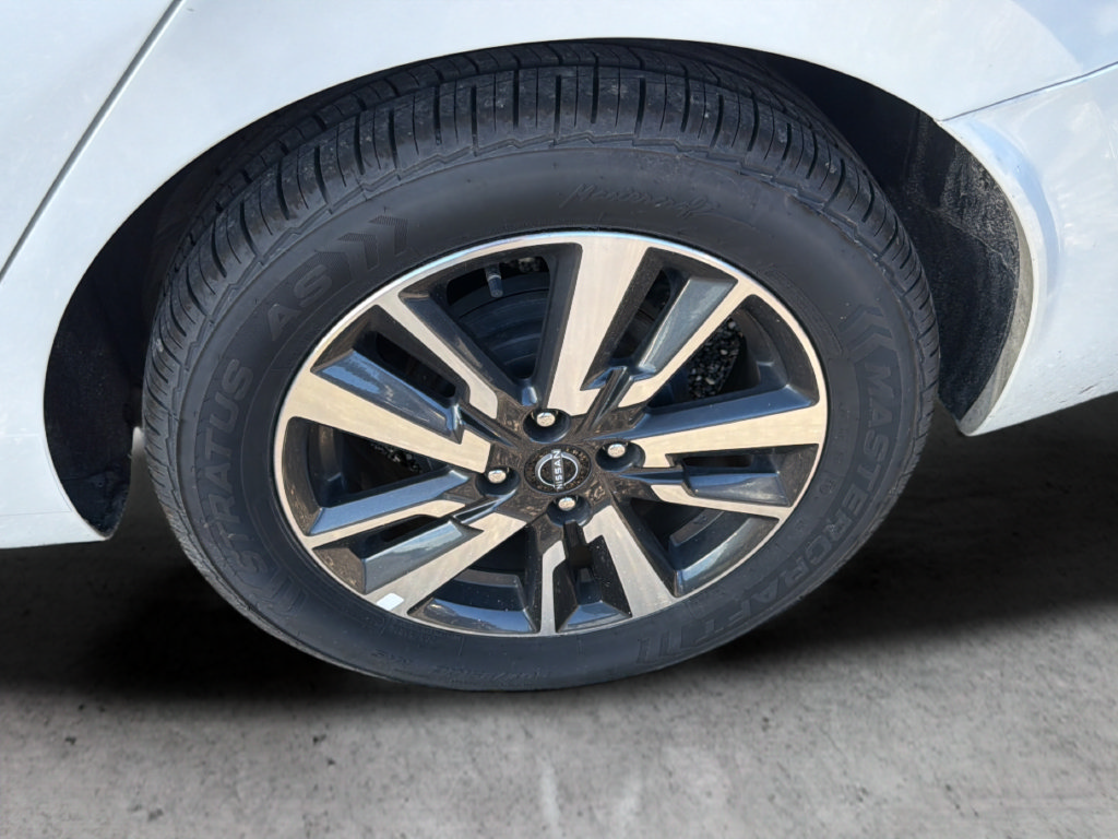 Used 2025 Nissan Versa SV FWD image 24