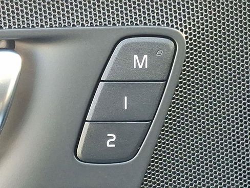 New 2026 Volvo XC60 B5 Plus w/ Climate Package image 18