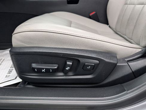 Used 2016 Lexus ES 350 w/ Luxury Package w/Wood Trim FWD image 8
