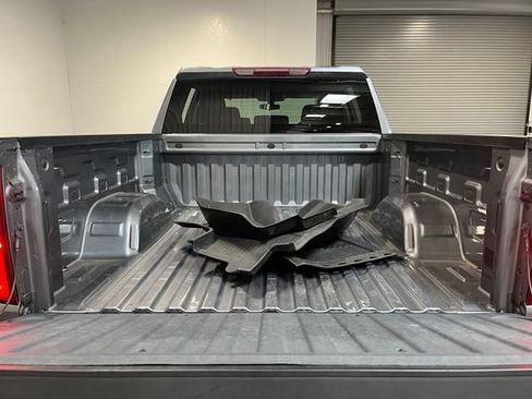 Used 2022 Chevrolet Silverado 1500 LT Trail Boss w/ LPO, Dark Essentials Package AWD/4WD image 16