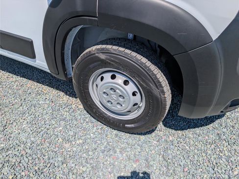 Used 2023 RAM ProMaster 2500 w/ Convenience Group image 8