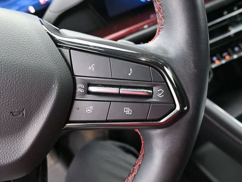 Used 2024 Chevrolet Traverse RS AWD/4WD image 16