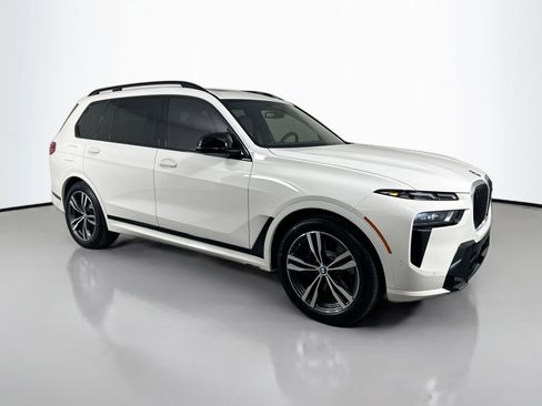 New 2026 BMW X7 M60i image 3