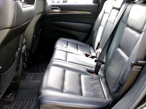 Used 2016 Jeep Grand Cherokee Overland AWD/4WD image 24
