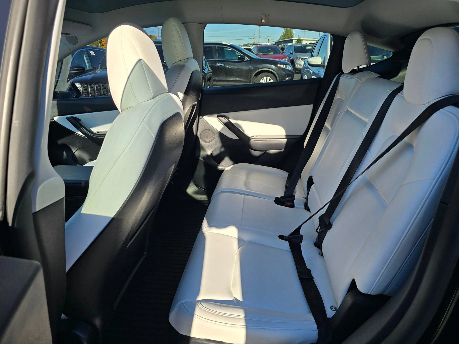 Used 2021 Tesla Model Y Long Range AWD/4WD image 17