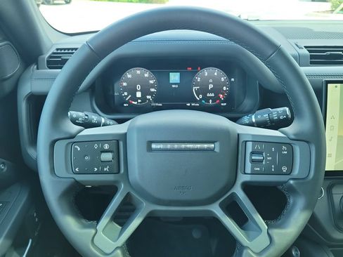 New 2026 Land Rover Defender 90 X-Dynamic SE AWD/4WD image 28