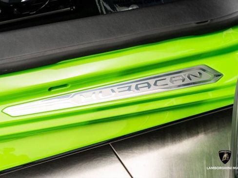 Used 2021 Lamborghini Huracan EVO RWD image 44