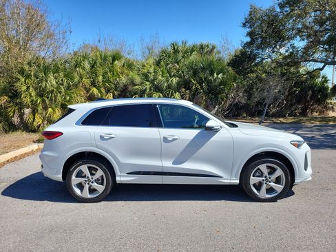 New 2025 Audi Q5 Premium Plus image 3