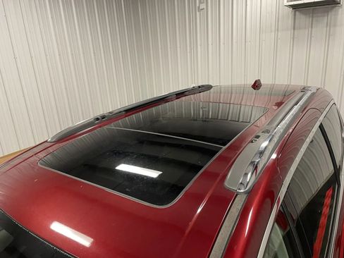 Used 2019 Chrysler Pacifica Limited w/ Tire & Wheel Group image 11