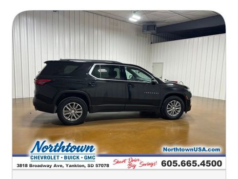Used 2023 Chevrolet Traverse LT image 8