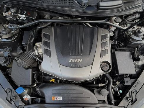 Used 2016 Hyundai Genesis Coupe 3.8 RWD image 9