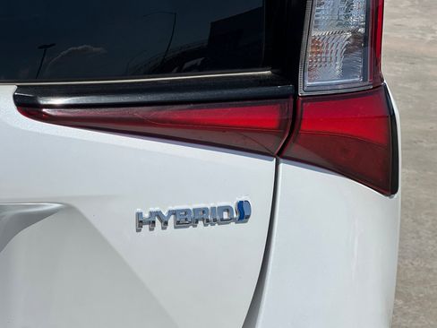 Certified 2022 Toyota Prius LE image 23