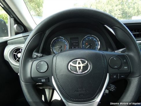Used 2019 Toyota Corolla L FWD image 25