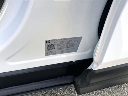 Used 2024 Chevrolet Equinox LT image 33