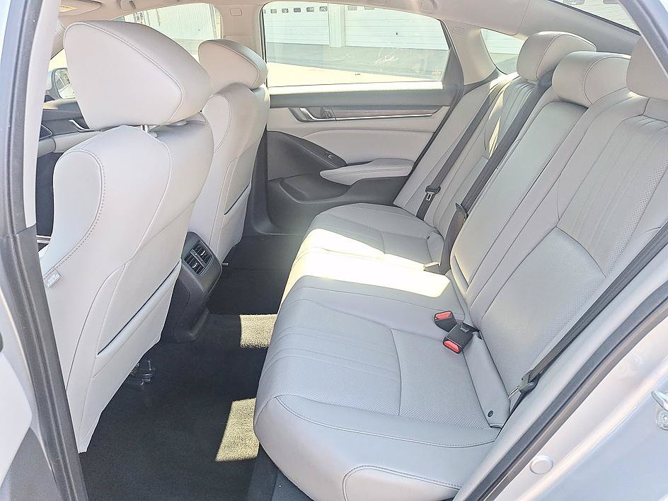 Used 2018 Honda Accord EX-L image 12