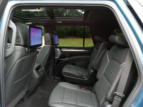 Certified 2026 Cadillac Escalade Platinum Sport AWD/4WD image 26