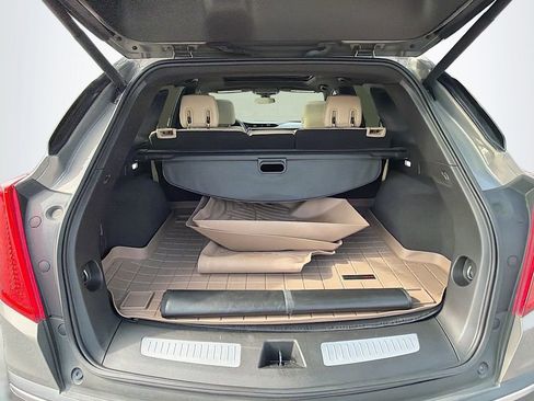 Used 2017 Cadillac XT5 Luxury w/ Driver Awareness Package image 28