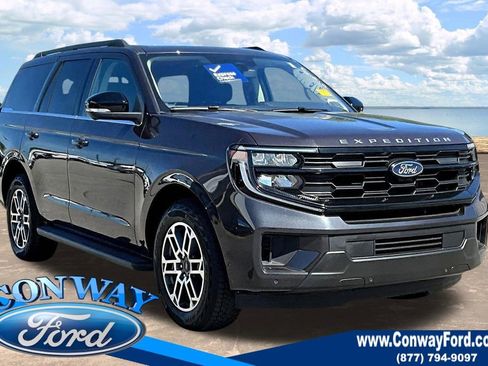 Used 2025 Ford Expedition Active image 1