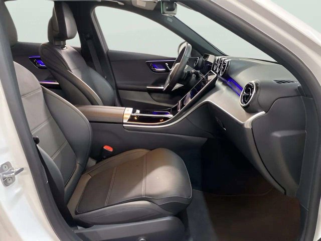 Used 2025 Mercedes-Benz C 300 Sedan image 26