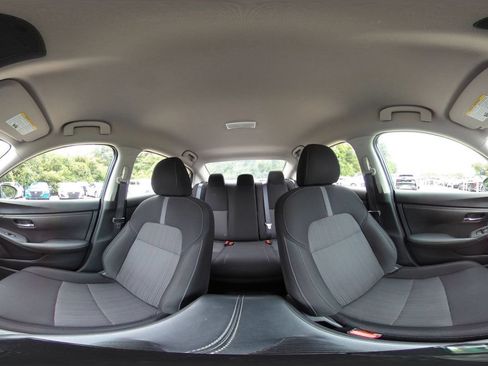 Used 2025 Nissan Sentra SV FWD image 39