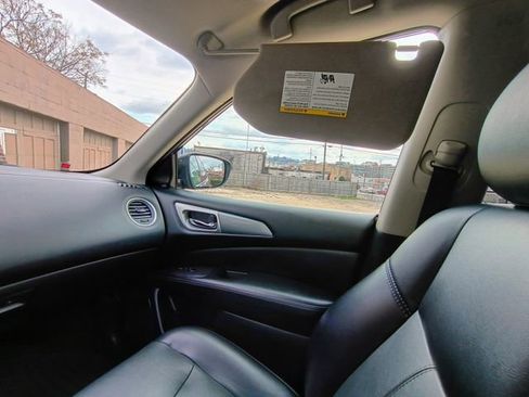 Used 2020 Nissan Pathfinder SL image 46