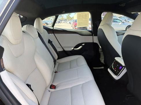 Used 2023 Tesla Model S image 34