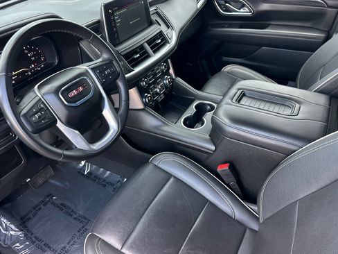Used 2024 GMC Yukon XL SLT AWD/4WD image 10