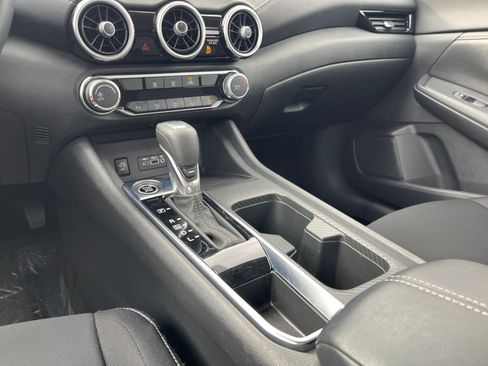 Used 2025 Nissan Sentra SV image 39