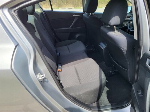 Used 2013 MAZDA MAZDA3 i Sport image 14