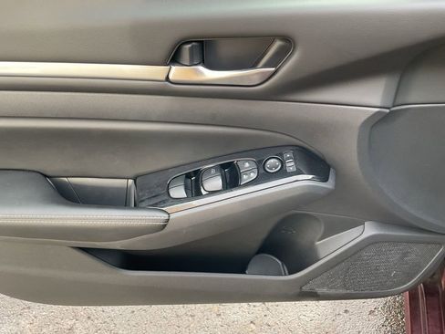 Used 2023 Nissan Altima 2.5 SV image 11