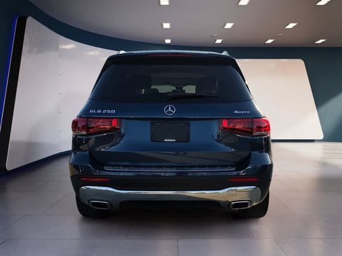Used 2022 Mercedes-Benz GLB 250 4MATIC image 4