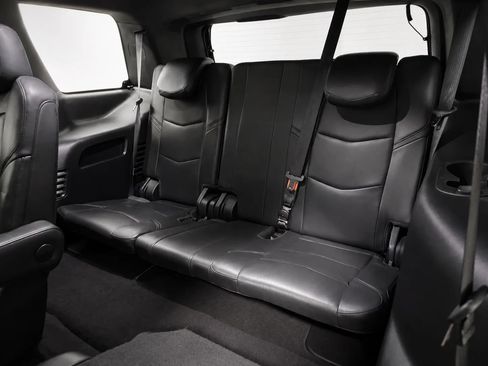 Used 2019 Cadillac Escalade Platinum AWD/4WD image 17