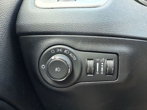 Used 2021 Jeep Compass Latitude AWD/4WD image 11