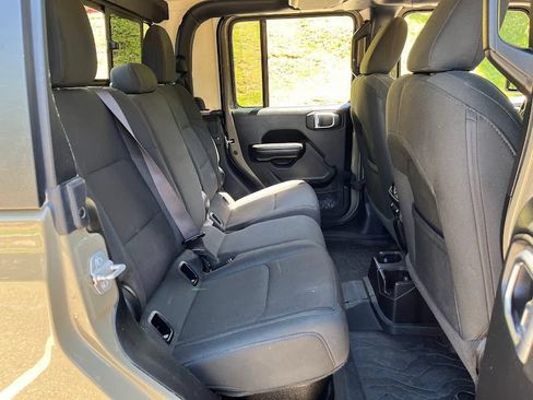 Used 2020 Jeep Gladiator Sport w/ Quick Order Package 24S AWD/4WD image 38