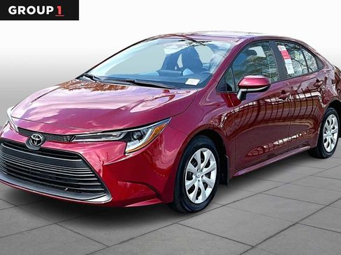 Certified 2025 Toyota Corolla LE image 1