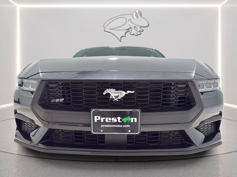 Used 2024 Ford Mustang Coupe RWD image 11