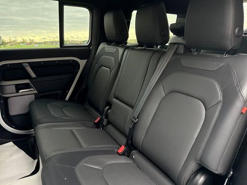 New 2024 Land Rover Defender 130 X-Dynamic SE image 13