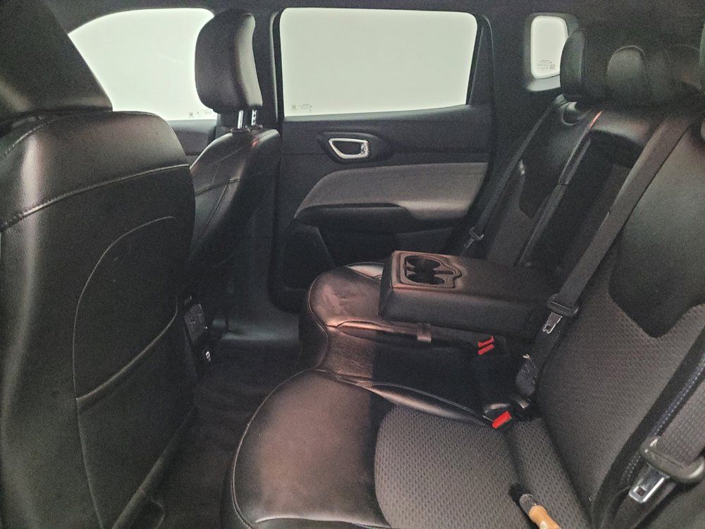 Used 2023 Jeep Compass Latitude AWD/4WD image 18