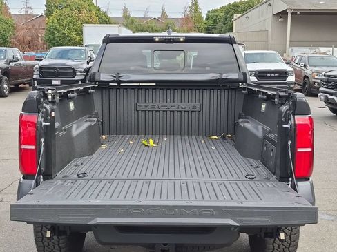 Used 2026 Toyota Tacoma TRD Off-Road w/ TRD Off Road Premium Package AWD/4WD image 10