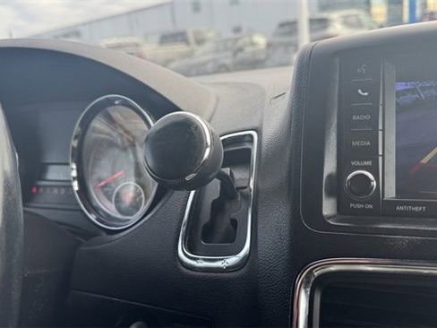 Used 2019 Dodge Grand Caravan SXT image 32