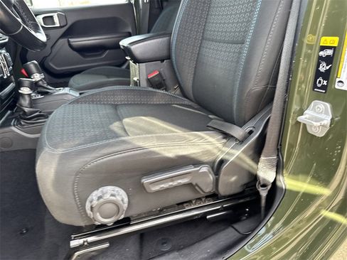 Used 2021 Jeep Wrangler Unlimited Islander image 13