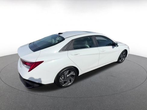 Used 2025 Hyundai Elantra Limited image 15