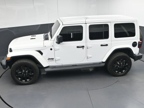 Used 2021 Jeep Wrangler Unlimited Sahara image 39
